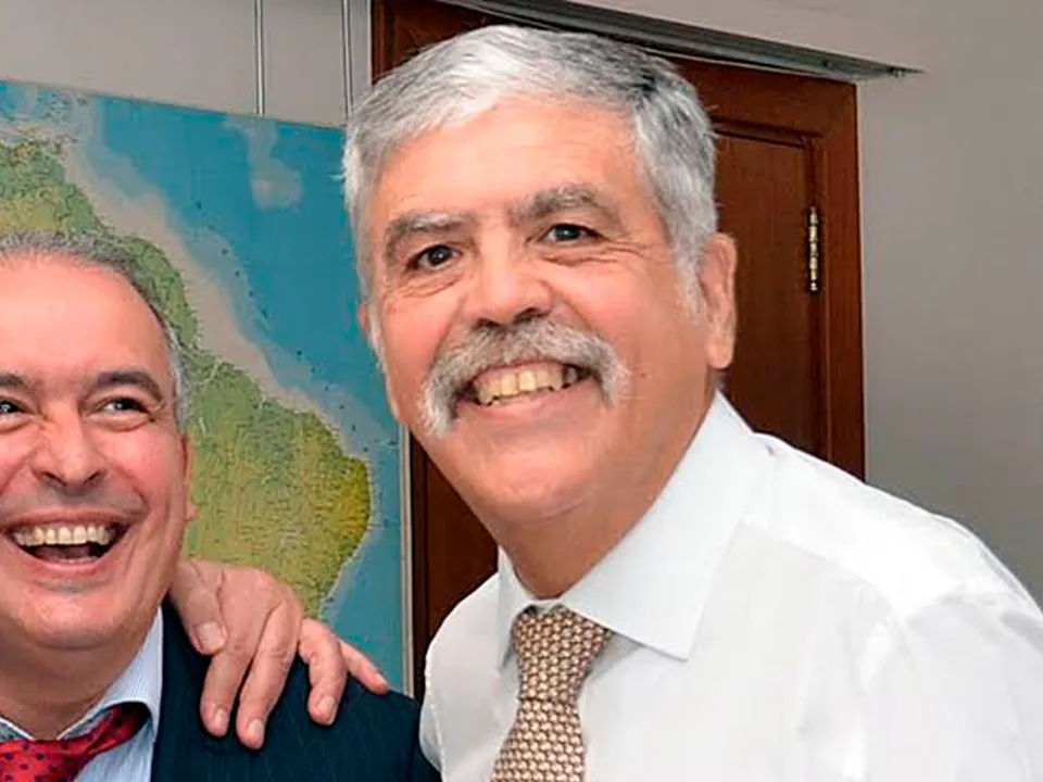 De Vido y López.