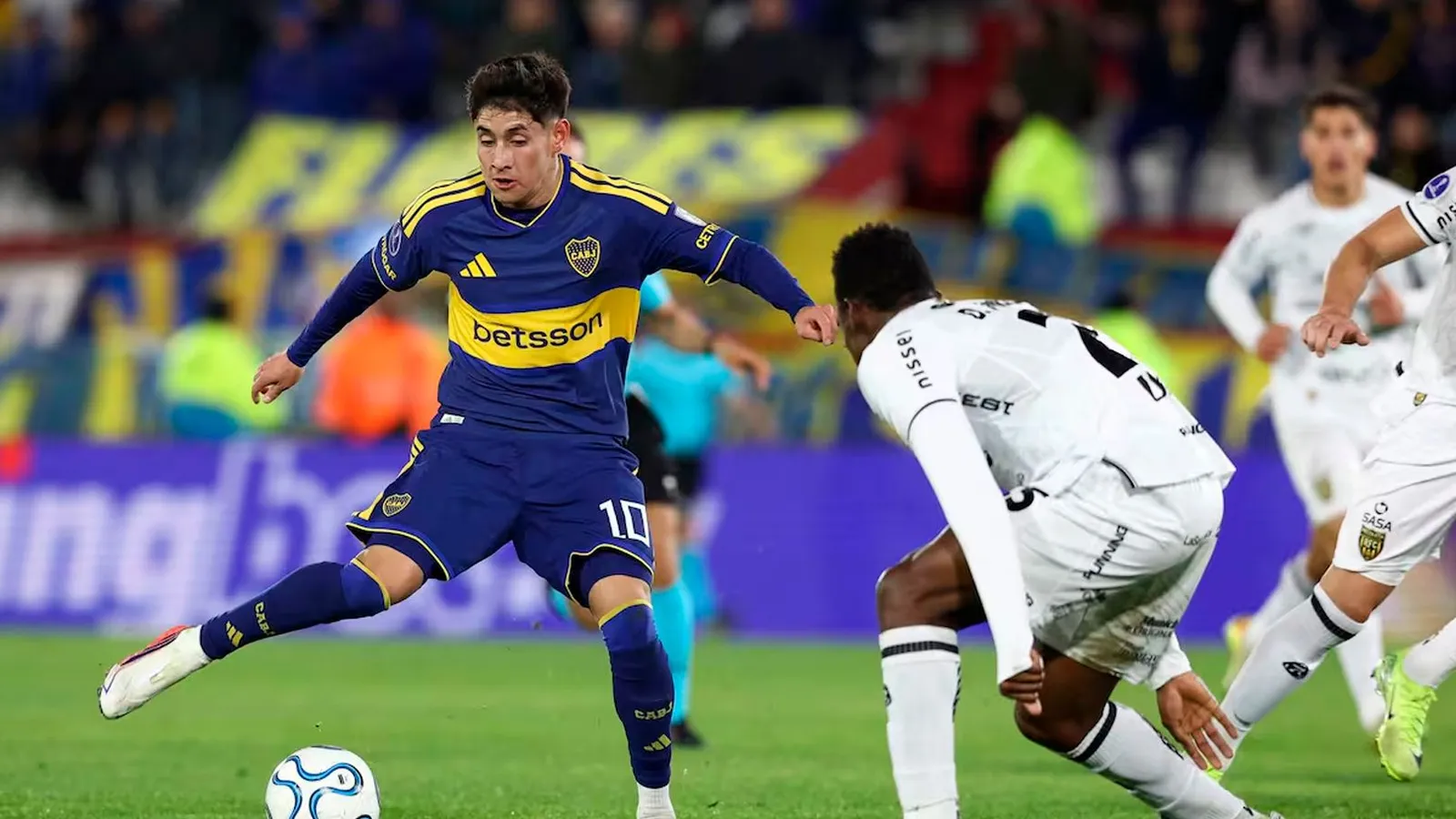 Boca busca cerrar la serie ante Recoleta.