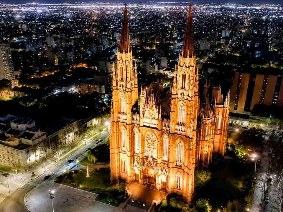 La Catedral de La Plata fue elegida como la más linda del mundo.