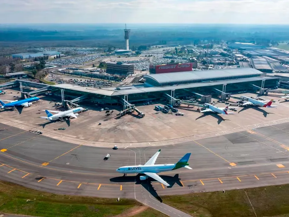 Aeropuertos Argentina extiende su concesión hasta 2049.