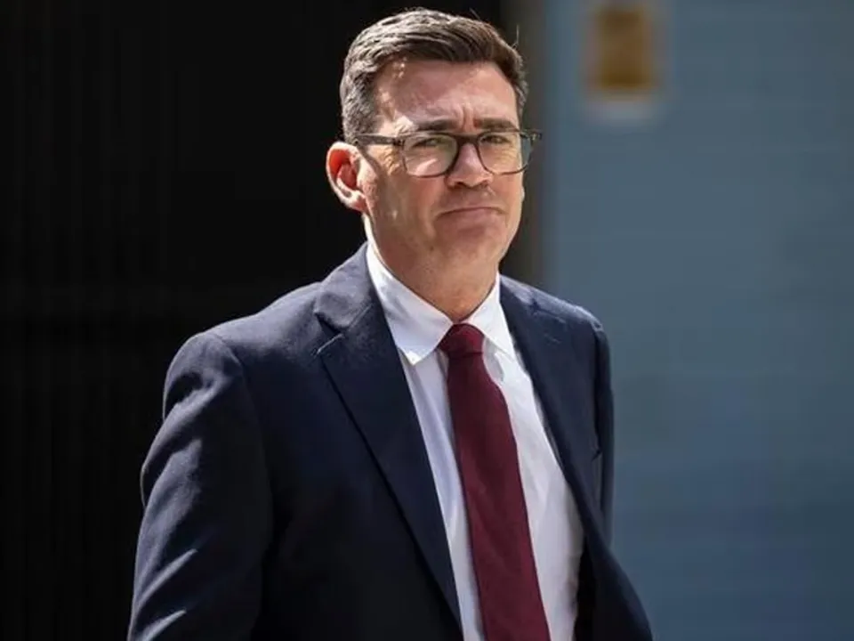 El primer ministro británico endurece su postura y vuelve a tensar la disputa por Malvinas