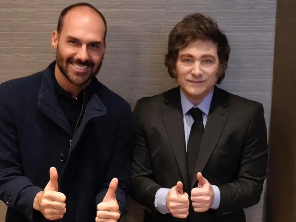 Milei viaja a Washington para respaldar a Trump y los Bolsonaro.