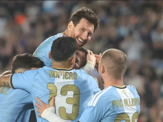 Lionel Messi festeja su gol ante Benín.